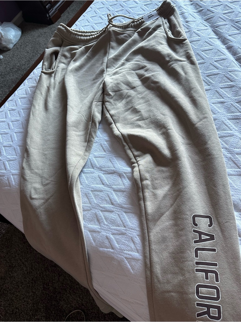 Beige 'CALIFORNIA' Sweatpants